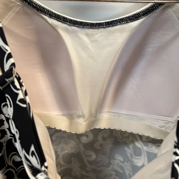 Lands’ End Tankini Swim Top Black W/White Floral Pattern Size 10 - Picture 13 of 13